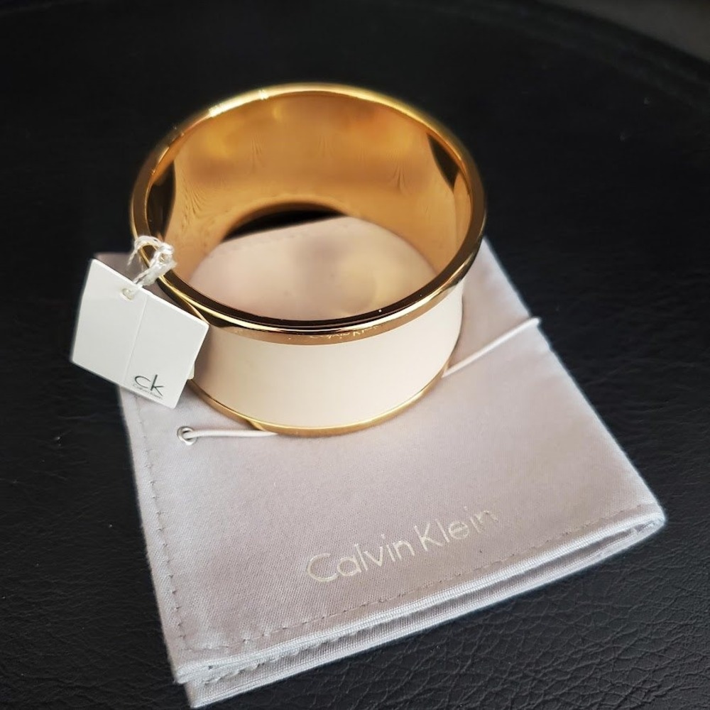 Calvin Klein Spellbound Cream Leather Gold Tone Wide Cuff Bangle NWT & pouch